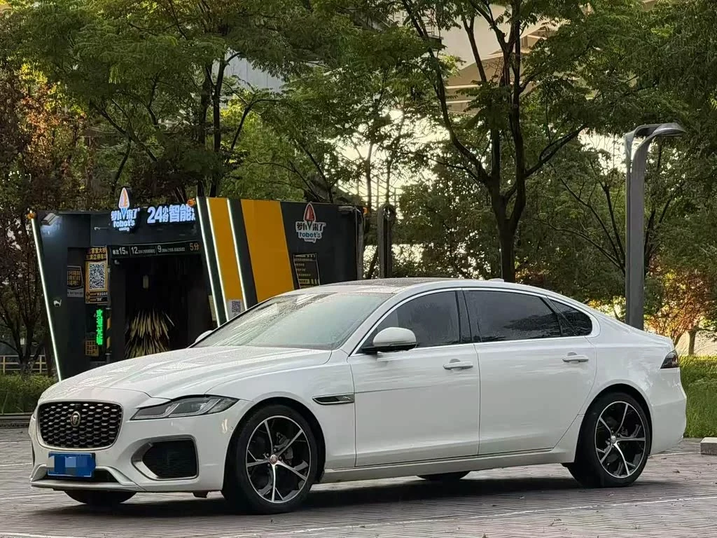 Jaguar XFL