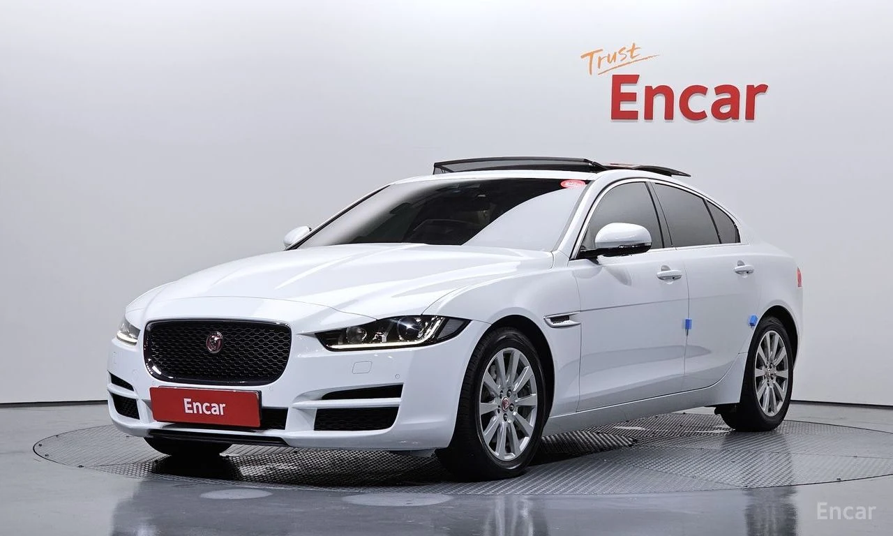 Jaguar XE