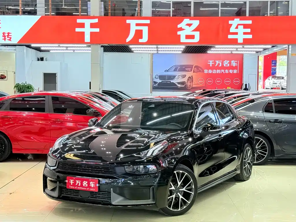 Lynk & Co 03