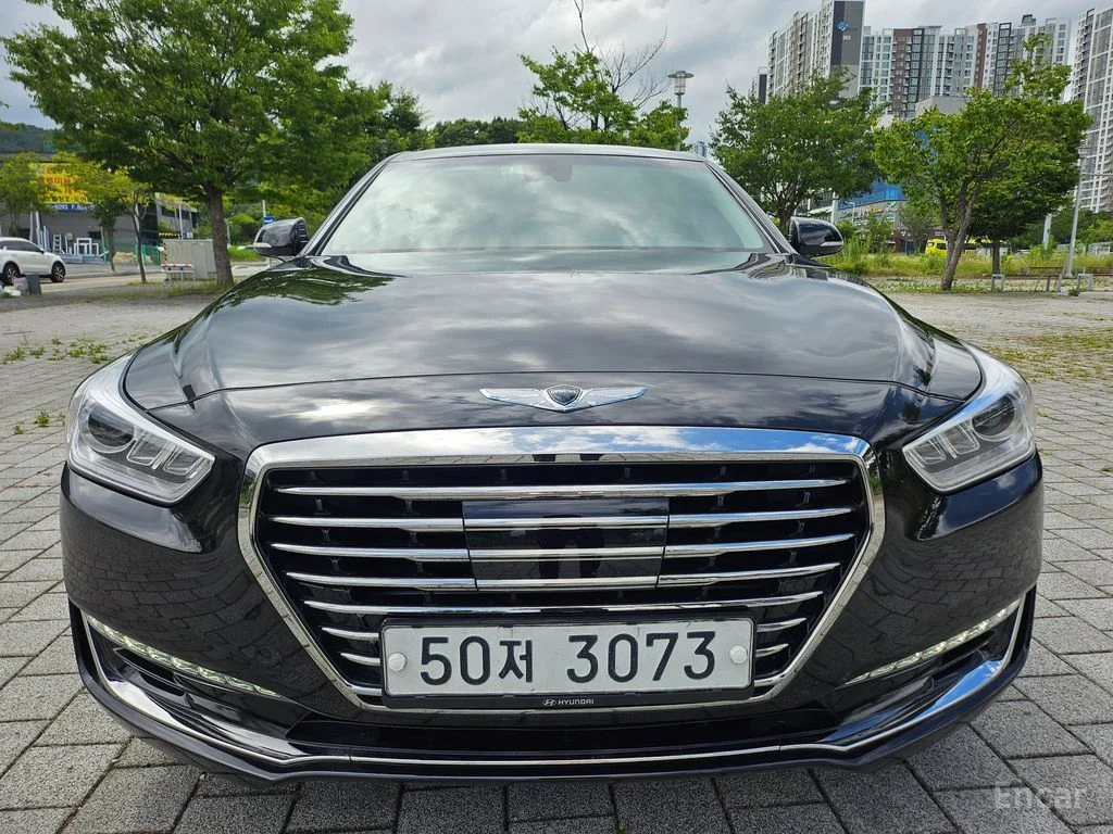 Genesis EQ900