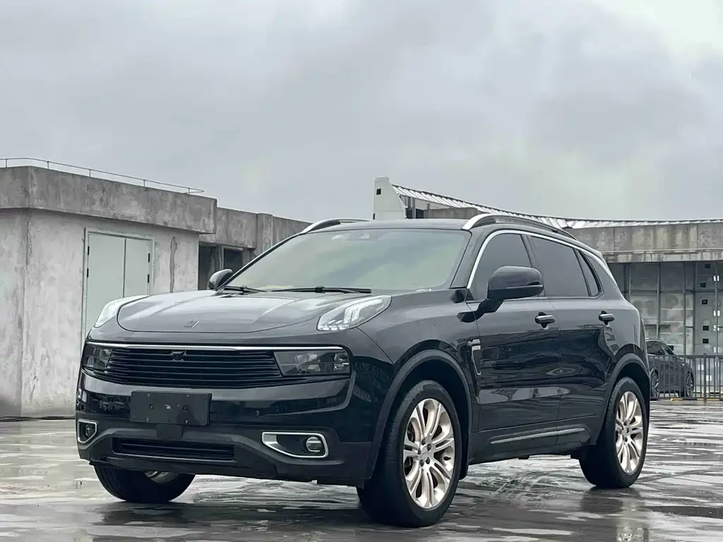 Lynk & Co 01