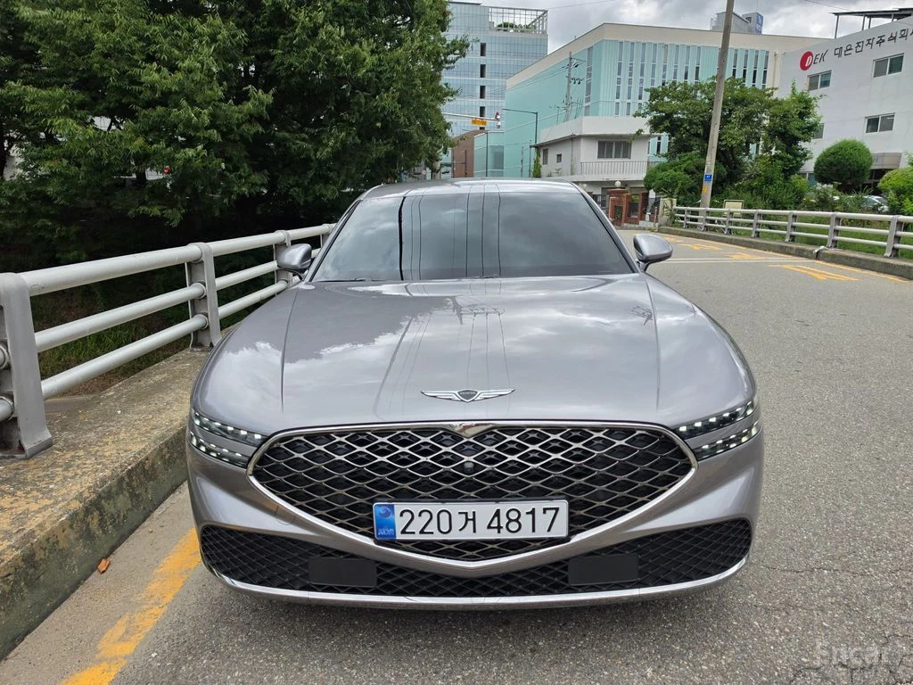 Genesis G90