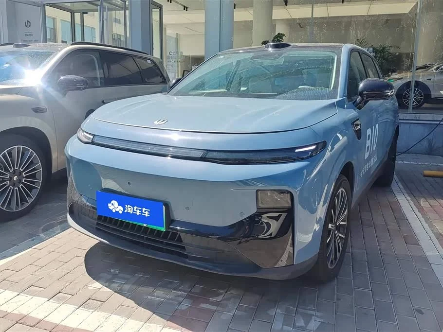 Leapmotor B10