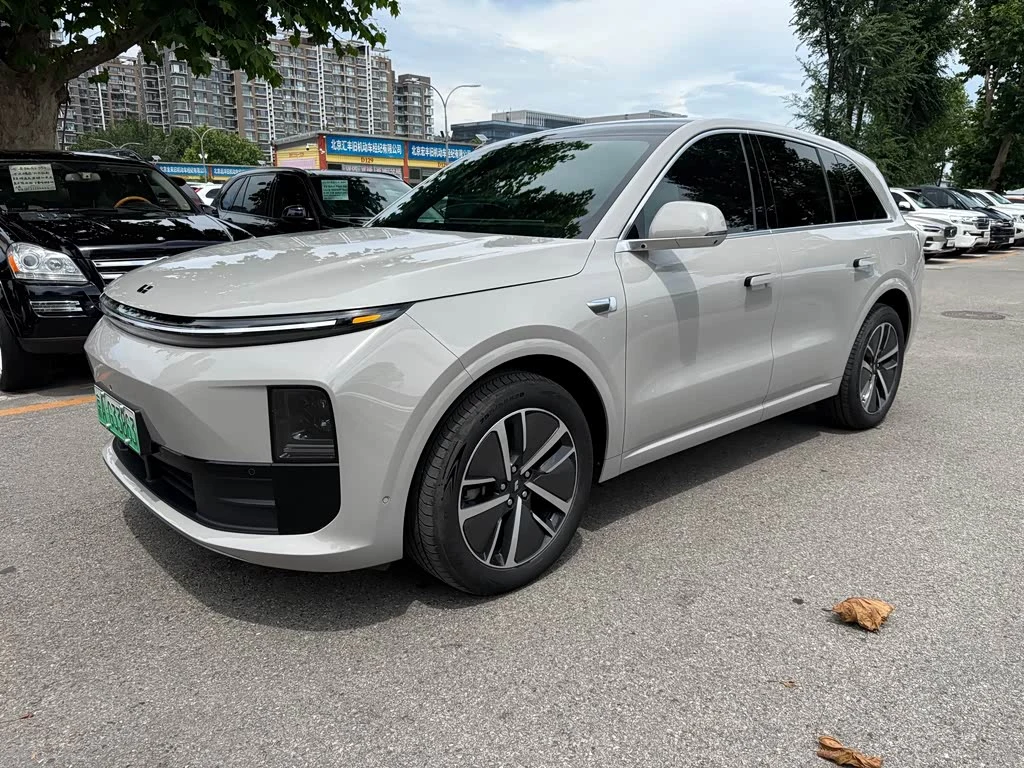 Li Auto L6