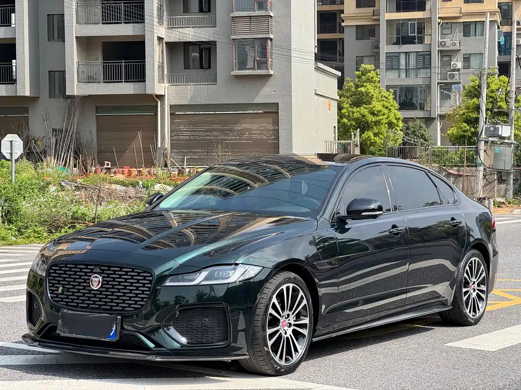 Jaguar XFL