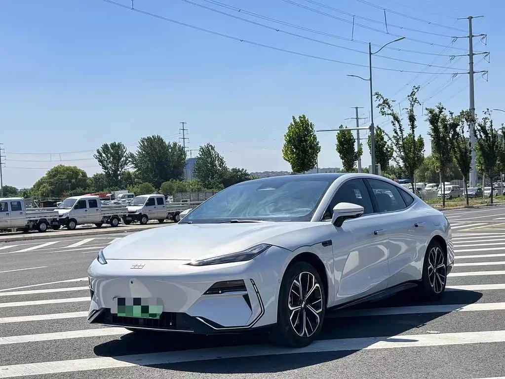 Geely Galaxy Galaxy E8