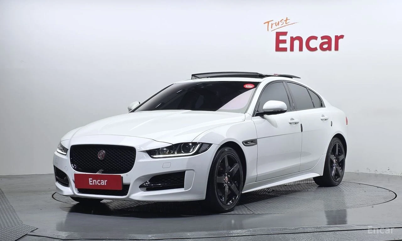 Jaguar XE