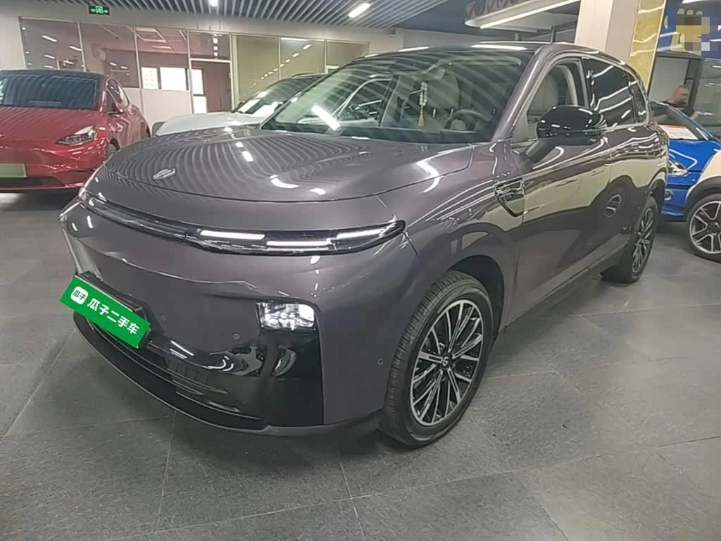 Leapmotor B10