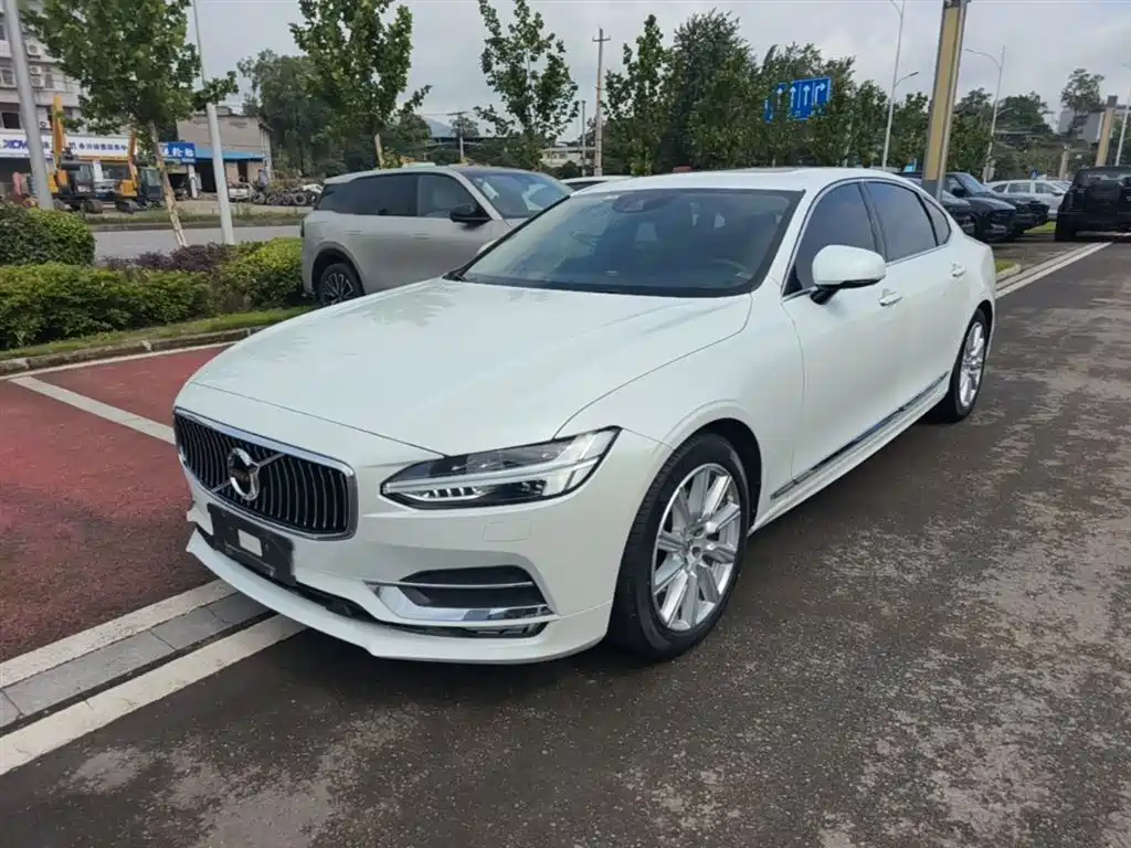 Volvo S90