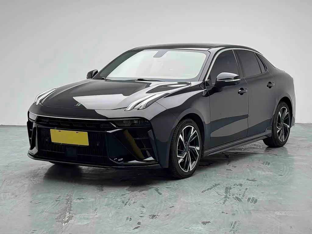 Lynk & Co 03