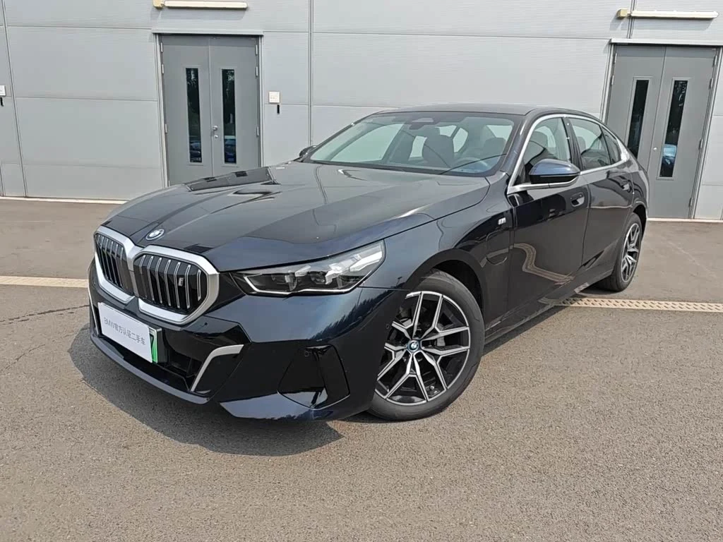 BMW i5