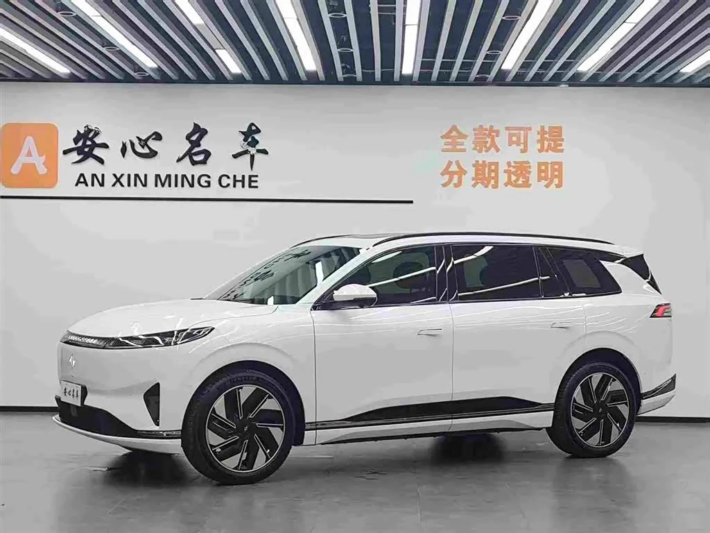Dongfeng eπ008