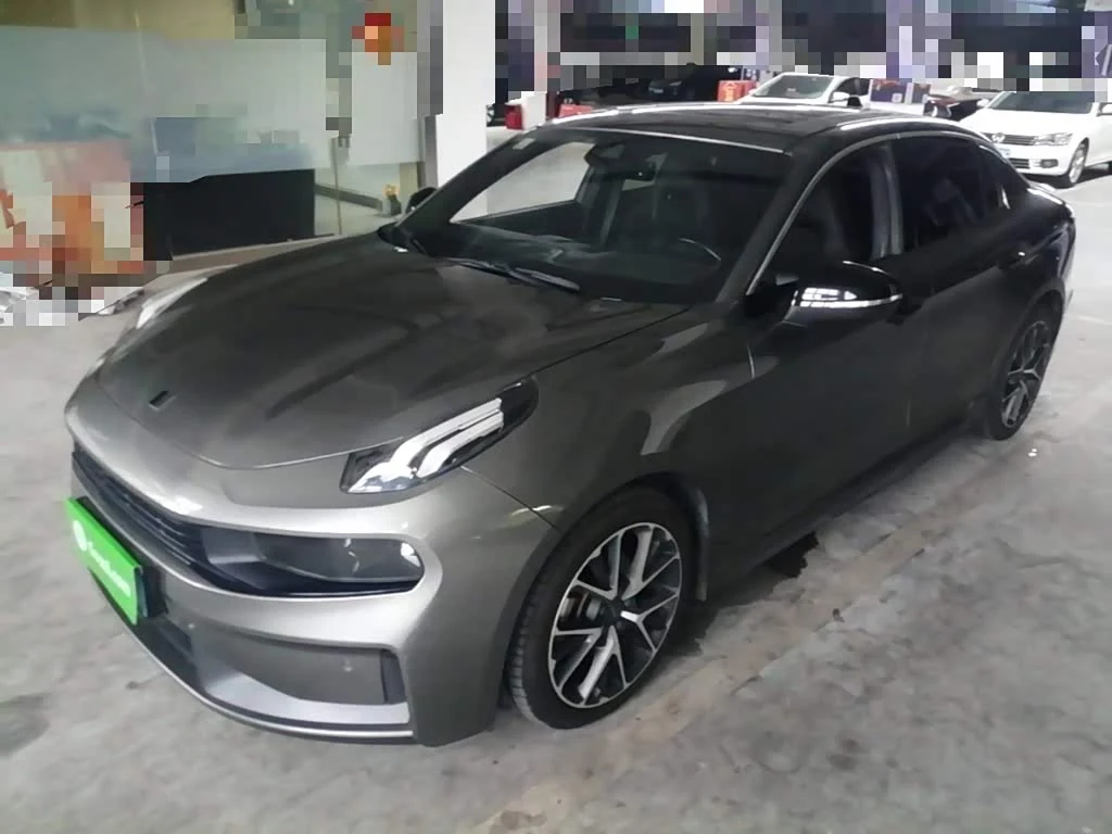 Lynk & Co 03