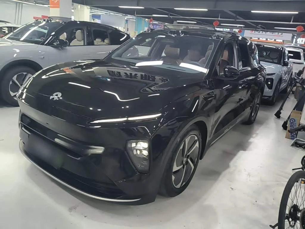 NIO ES8