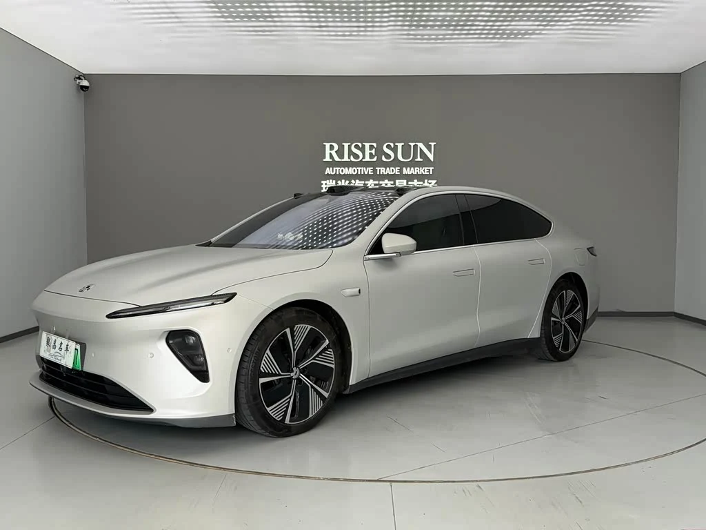 NIO ET7