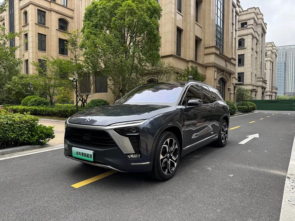 NIO ES8