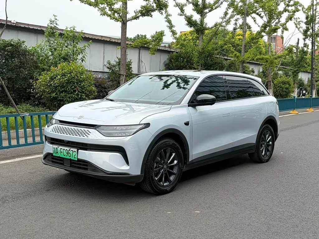Leapmotor C11