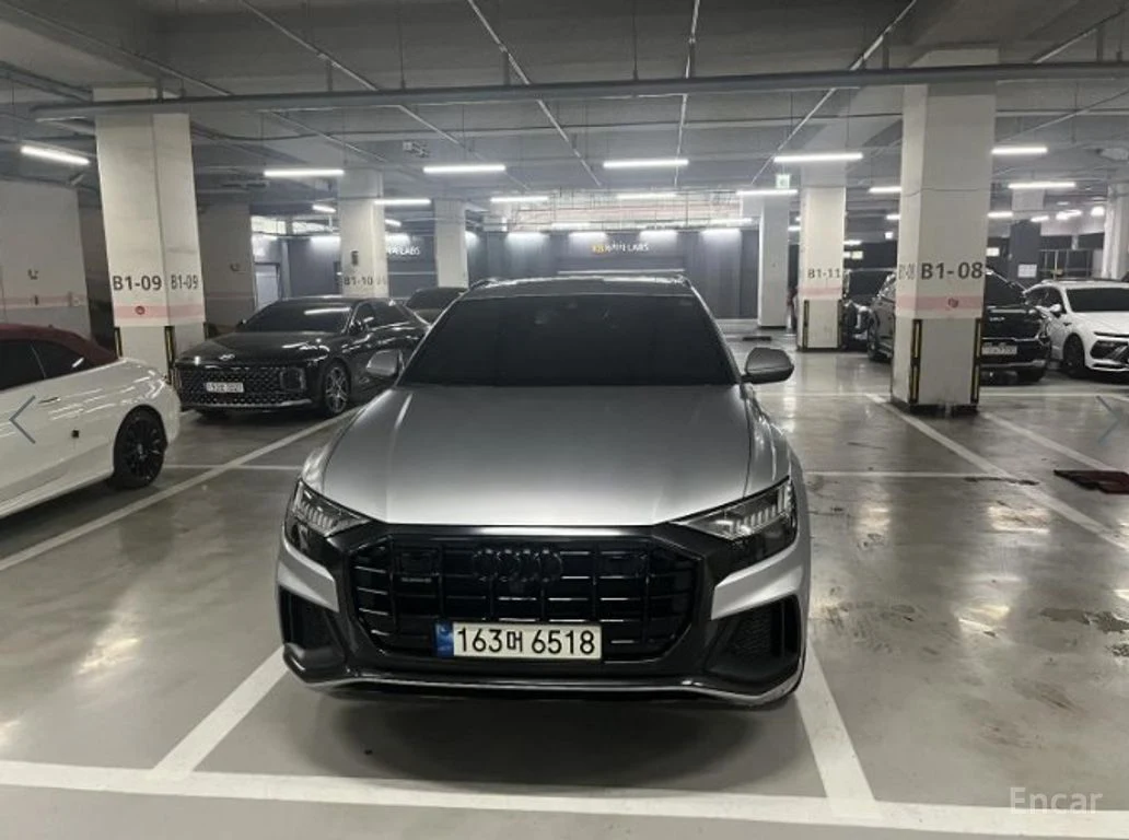 Audi Q8