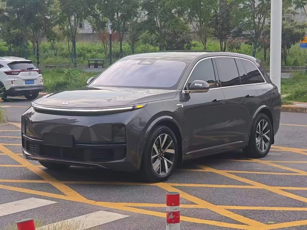 Li Auto L8
