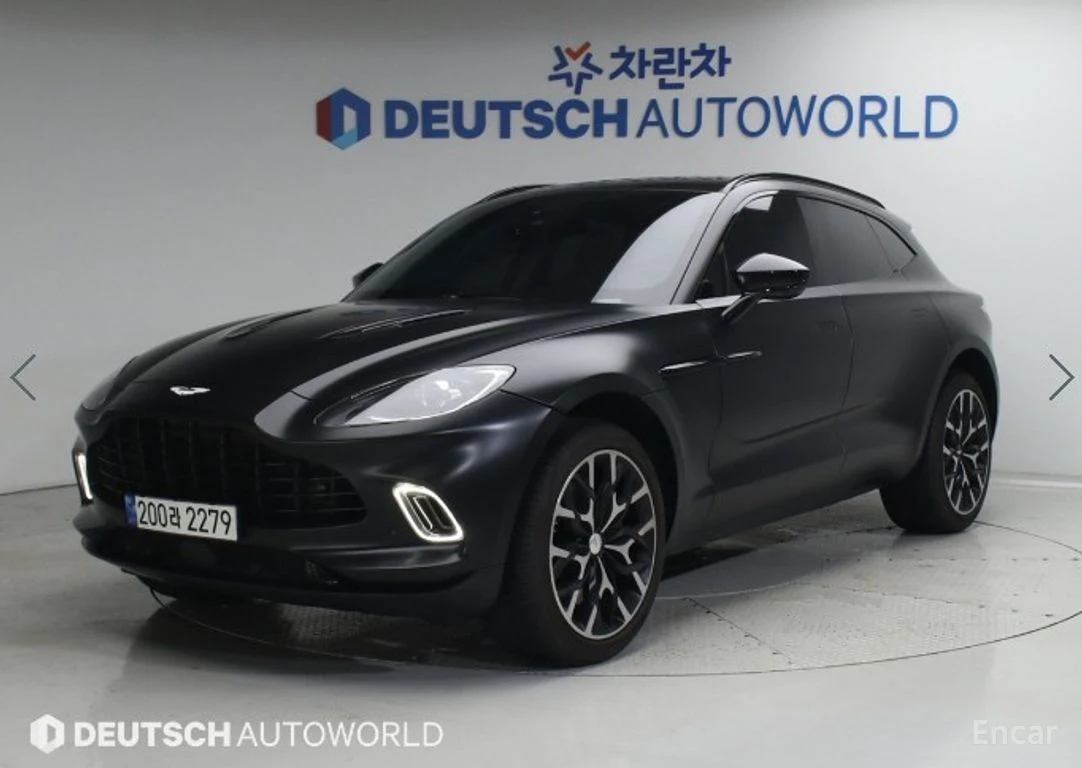 Aston Martin DBX