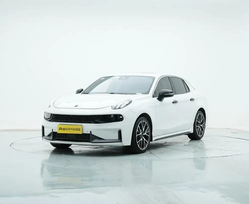 Lynk & Co 03