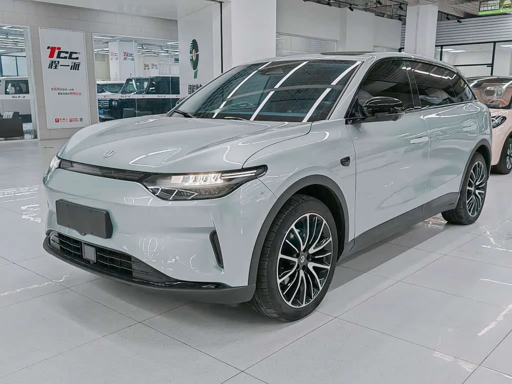 Leapmotor C11