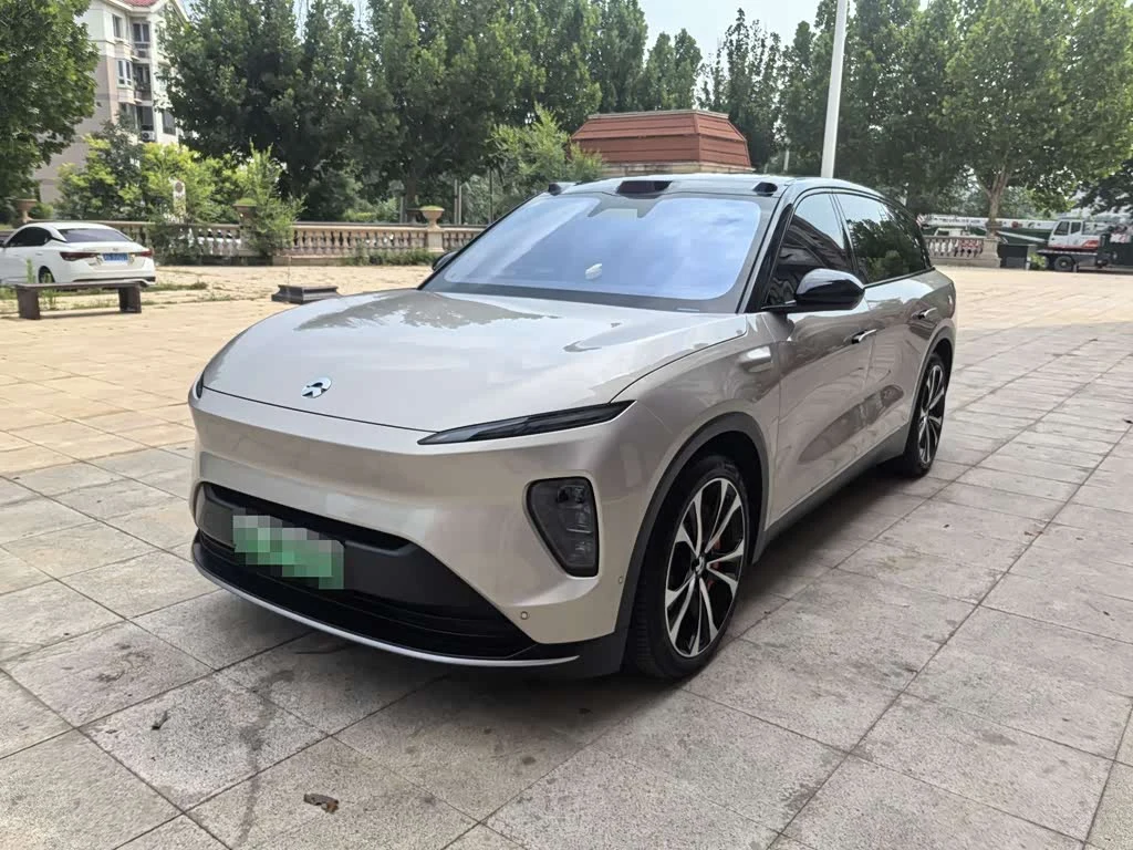 NIO ES8