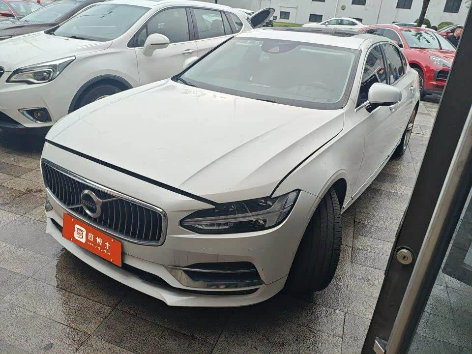 Volvo S90