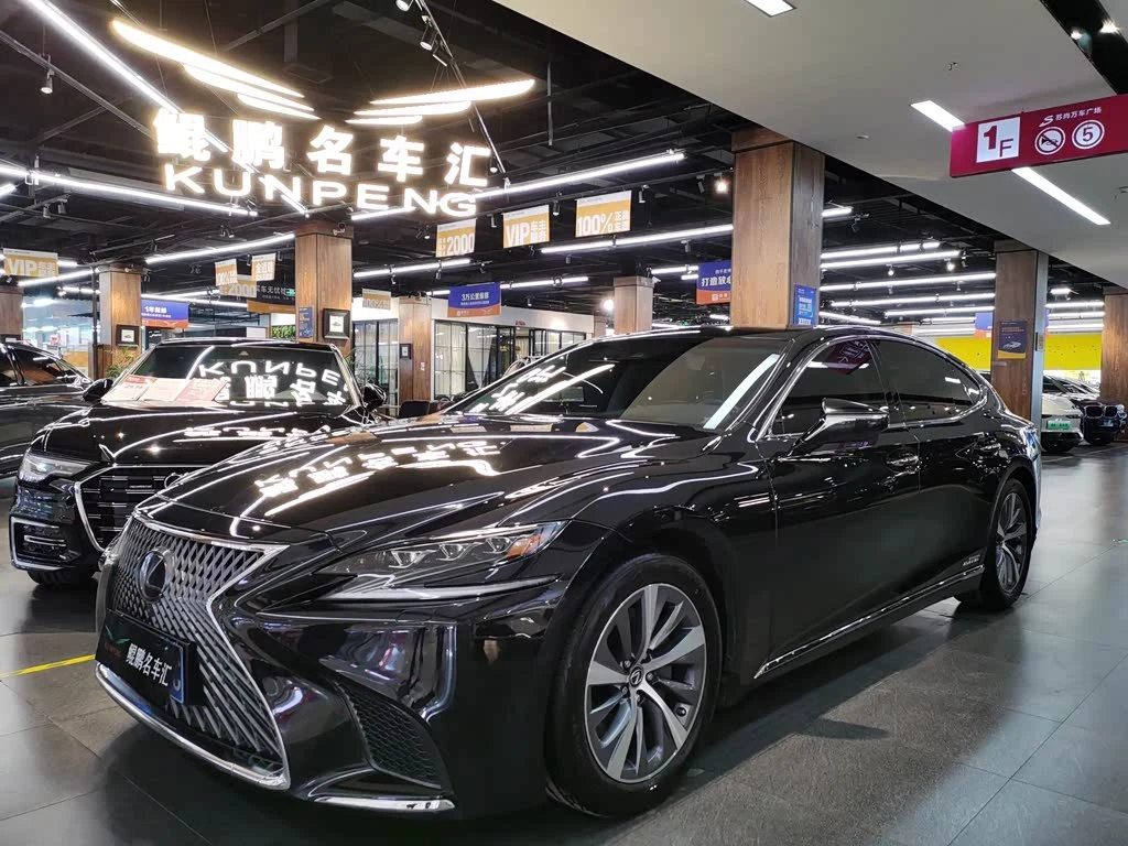 Lexus LS