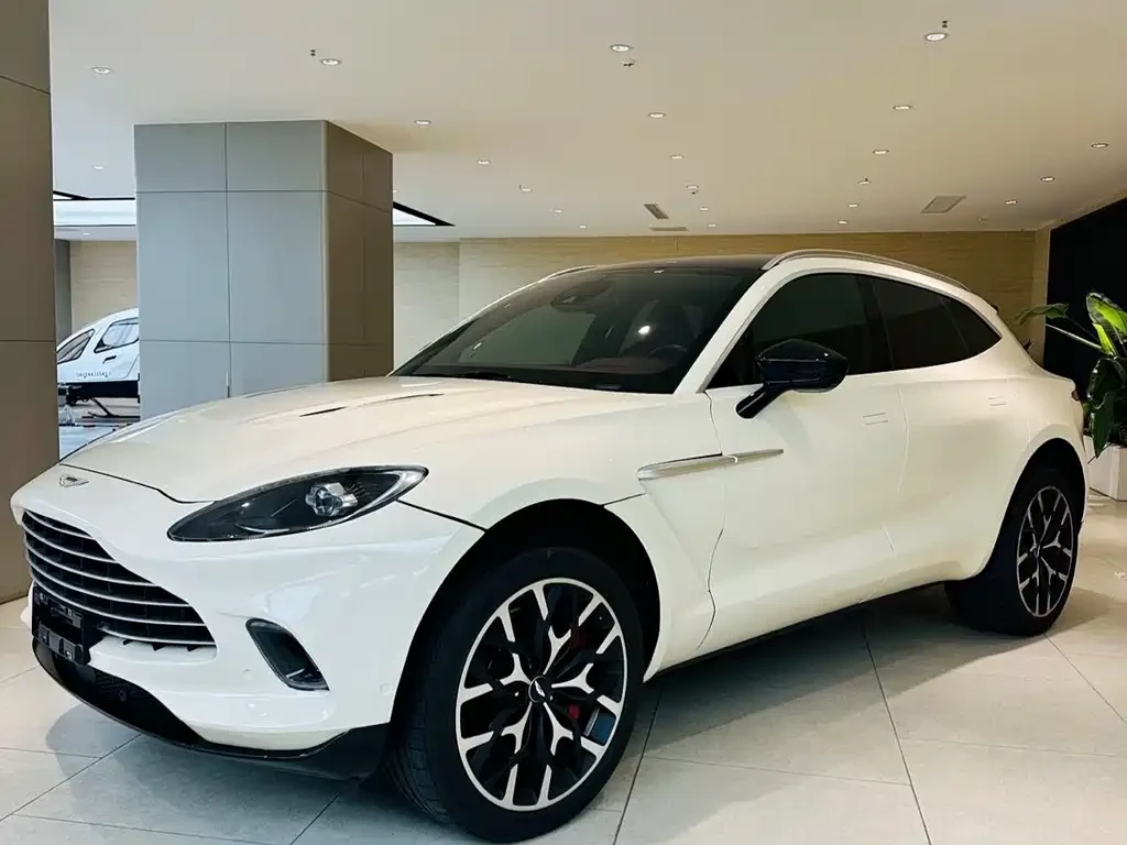Aston Martin DBX