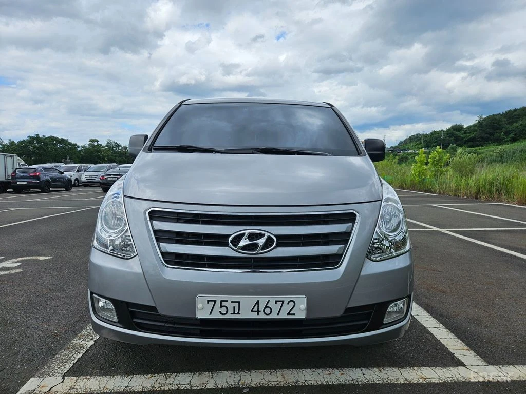 Hyundai Starex