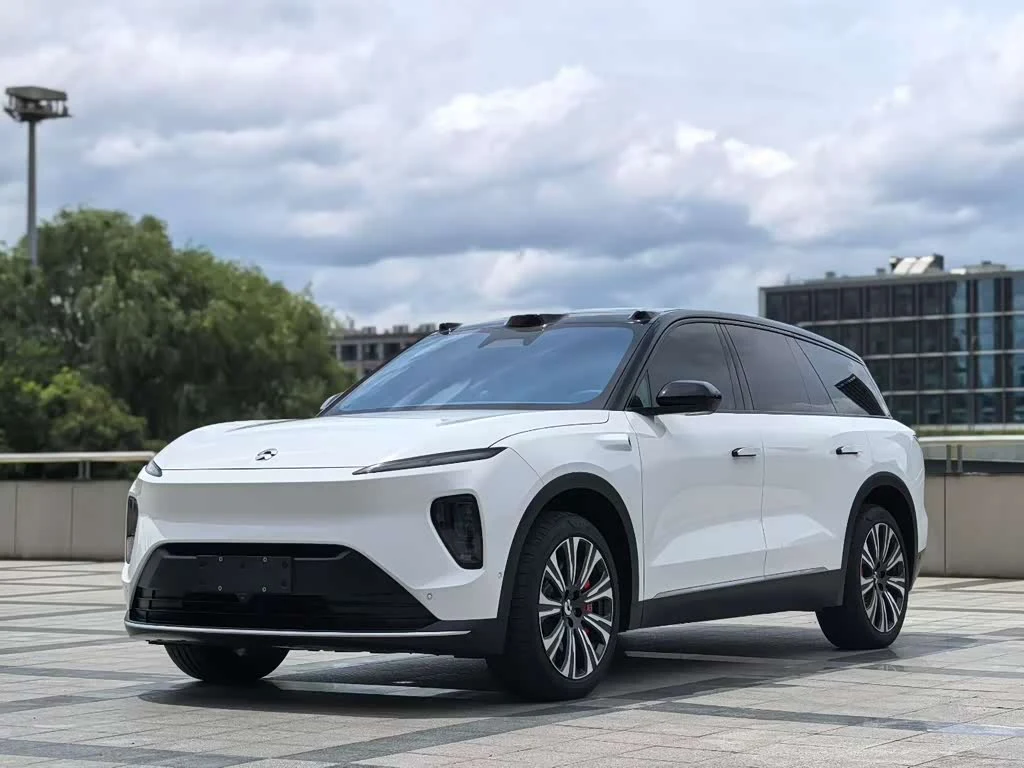 NIO ES8
