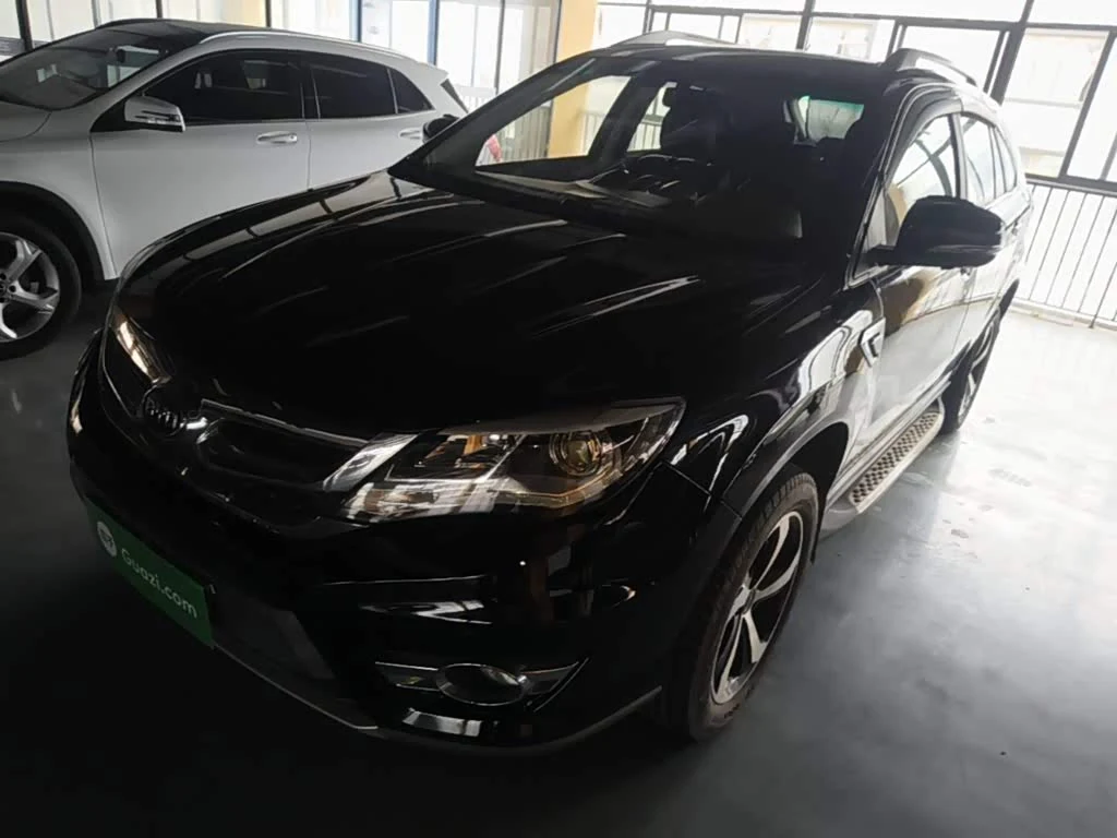 BYD S7