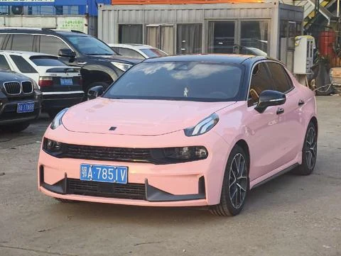 Lynk & Co 03
