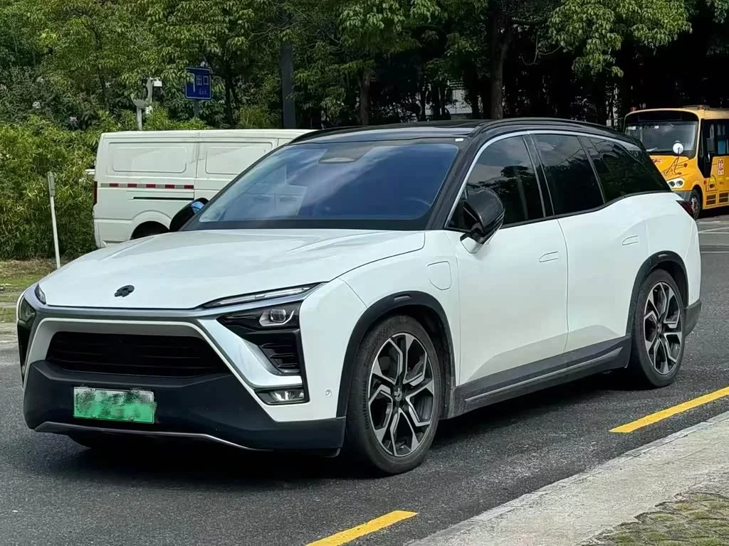 NIO ES8