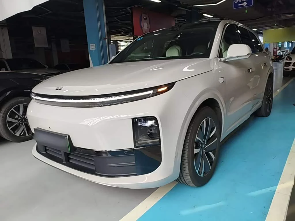 Li Auto L6
