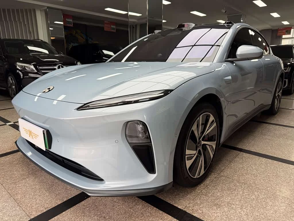 NIO ET5