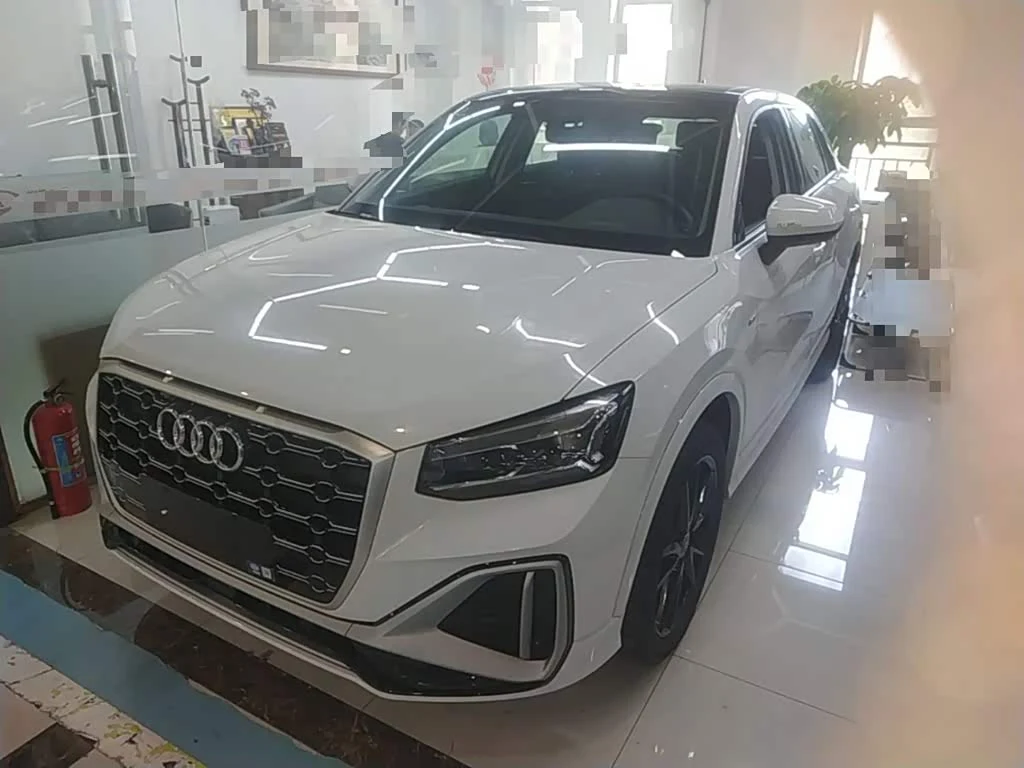 Audi Q2L