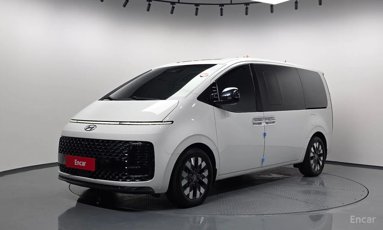 Hyundai Staria