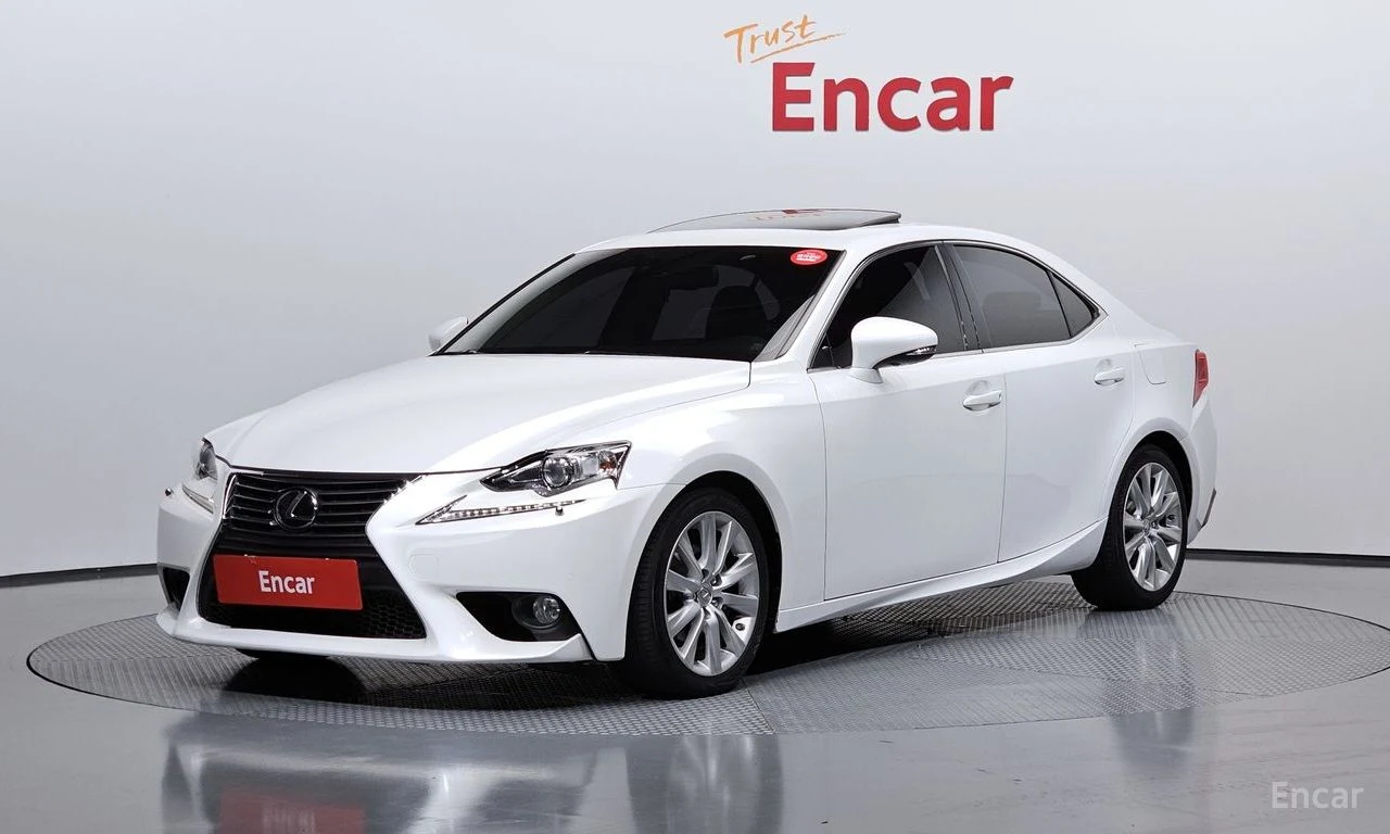Lexus IS