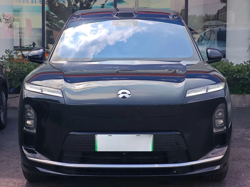 NIO ES8