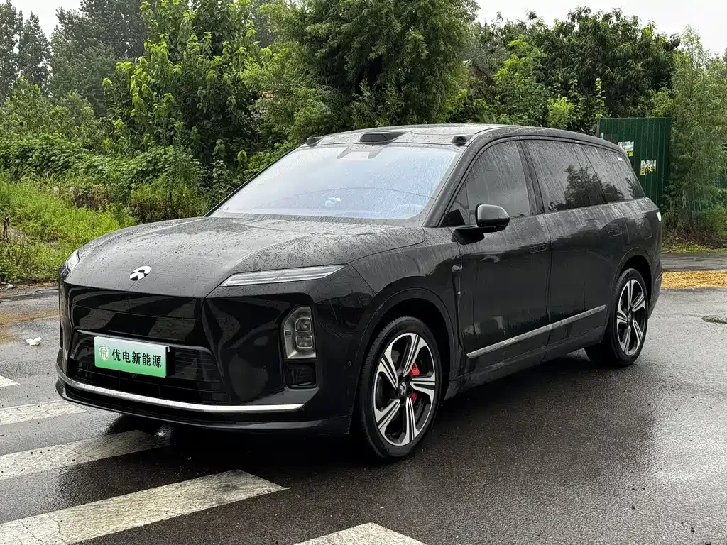 NIO ES8