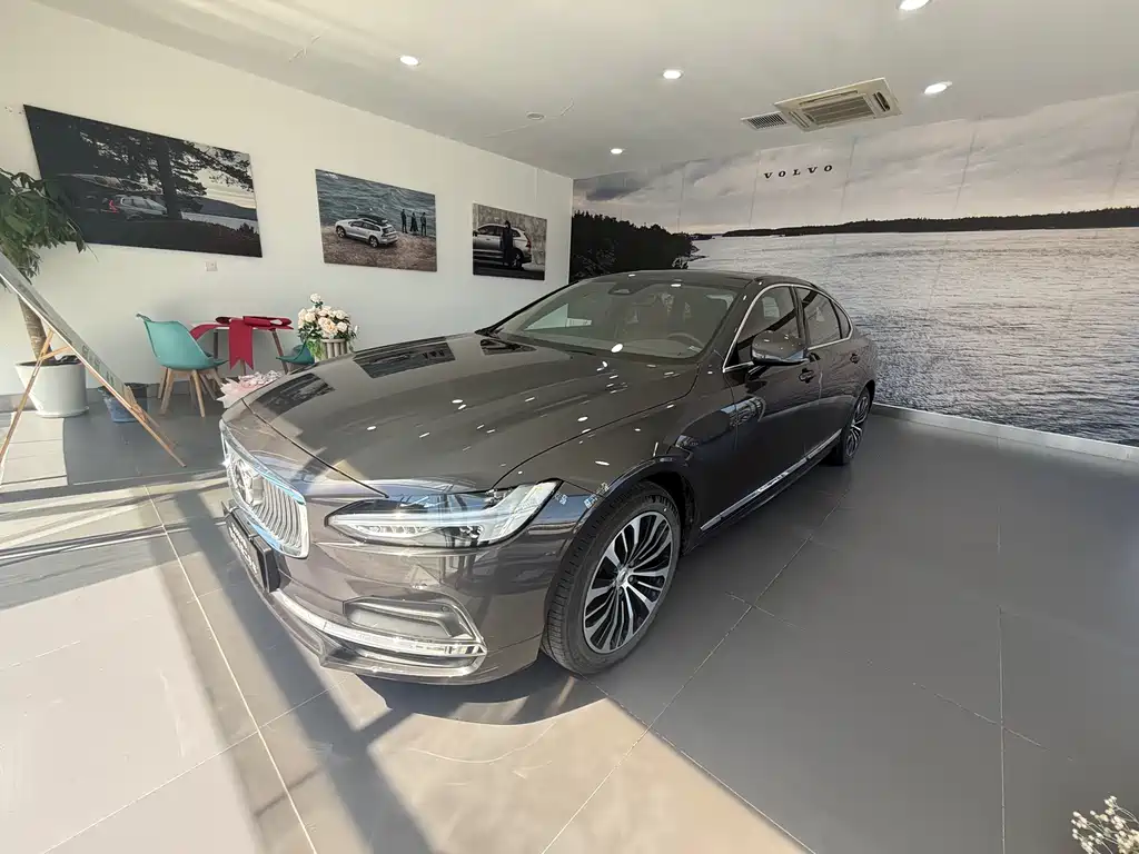 Volvo S90