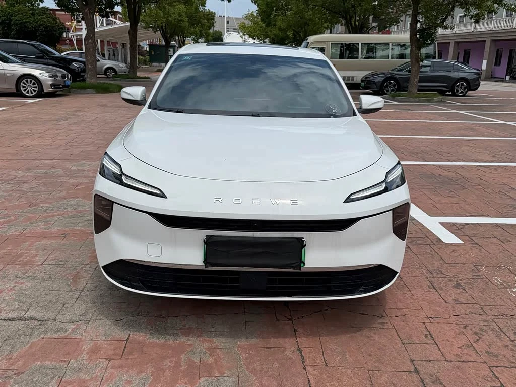 Roewe D6