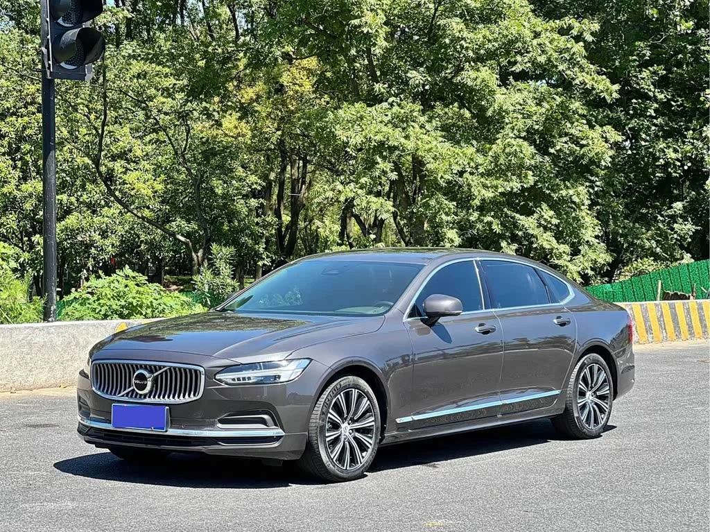 Volvo S90