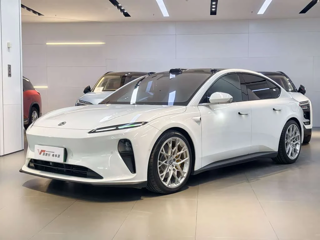 NIO ET5