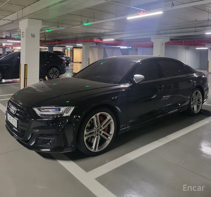 Audi S8