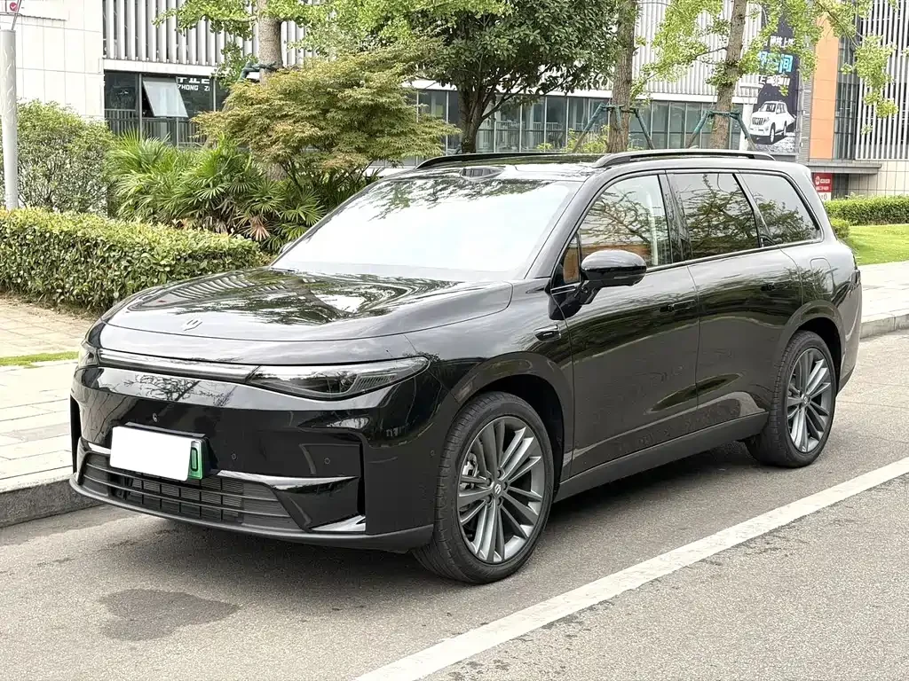 Leapmotor C16