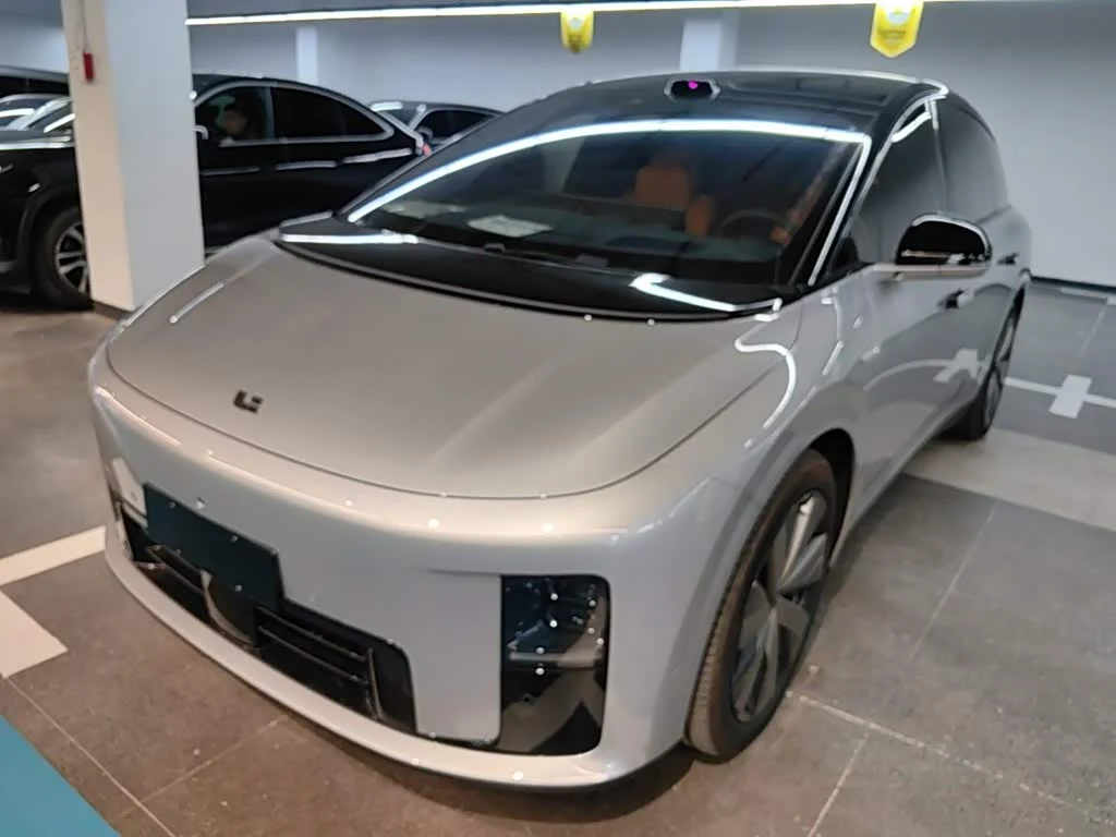 Li Auto i8