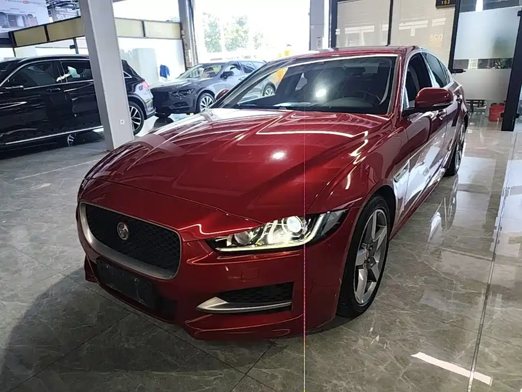 Jaguar XE